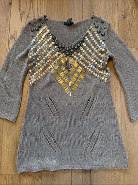 BCBGMaxAzria Taupe V-Neck Sweater with Gold Sequin Detail sku#410